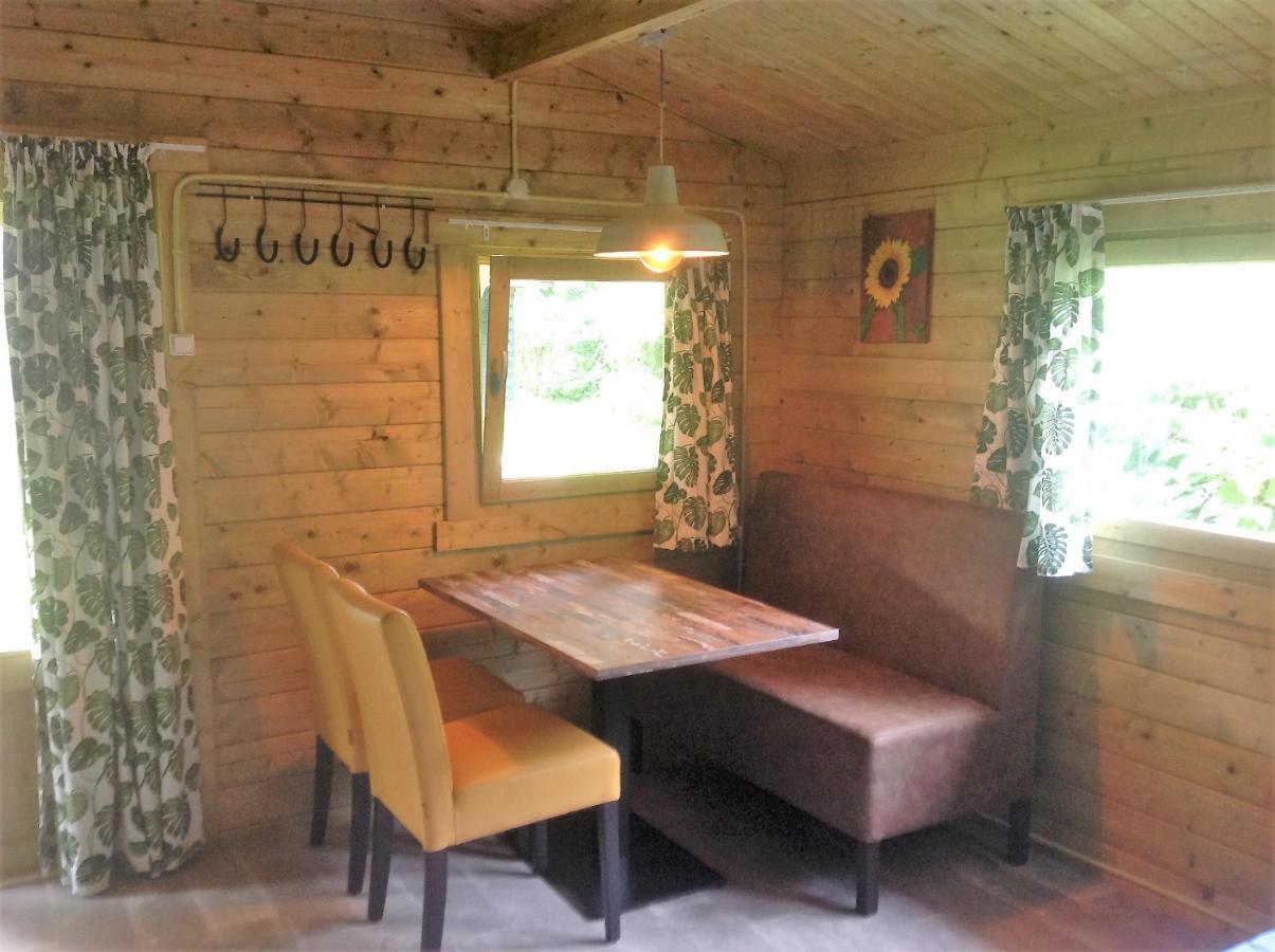 אמלורד Camping Het Bosbad מראה חיצוני תמונה