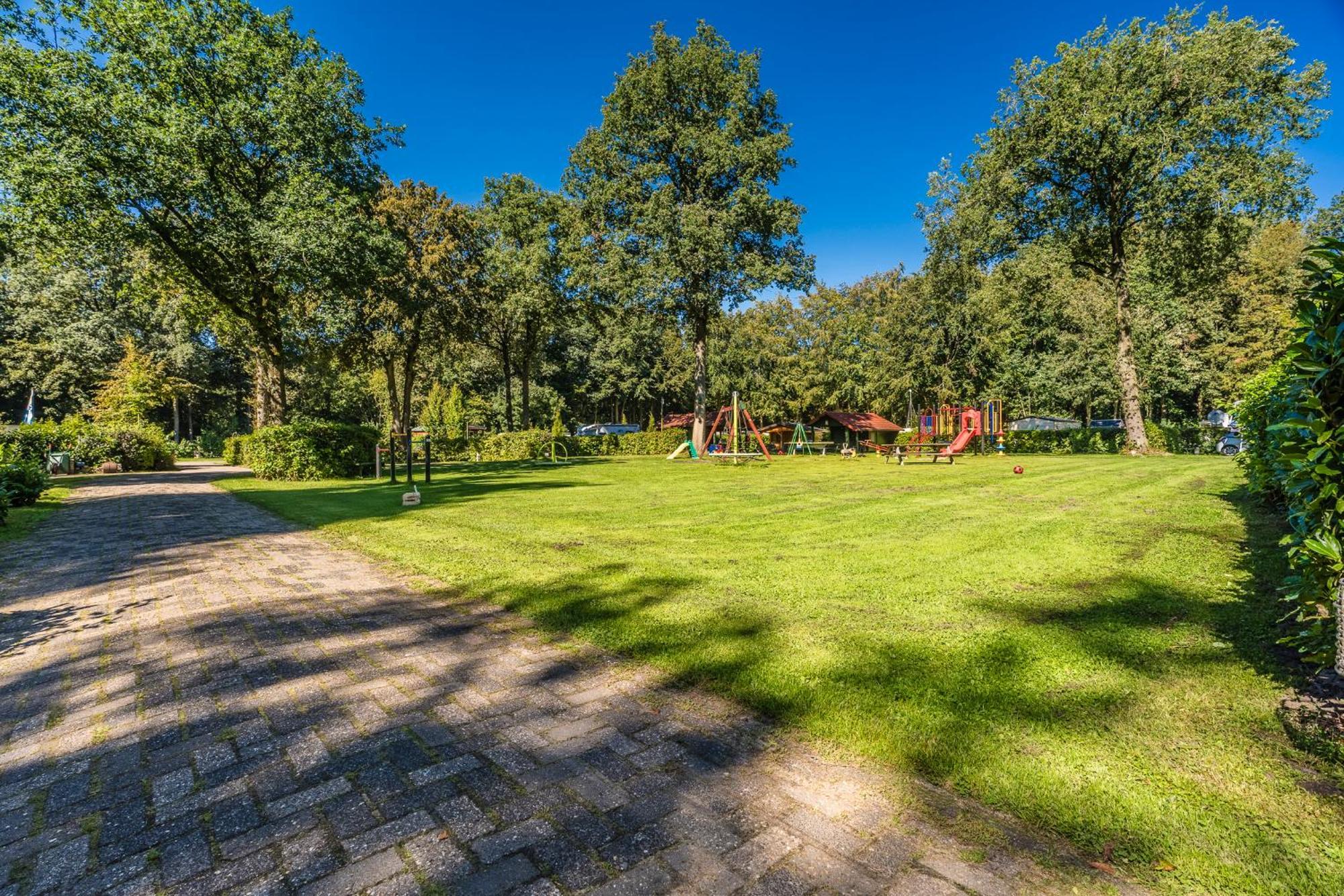 אמלורד Camping Het Bosbad מראה חיצוני תמונה