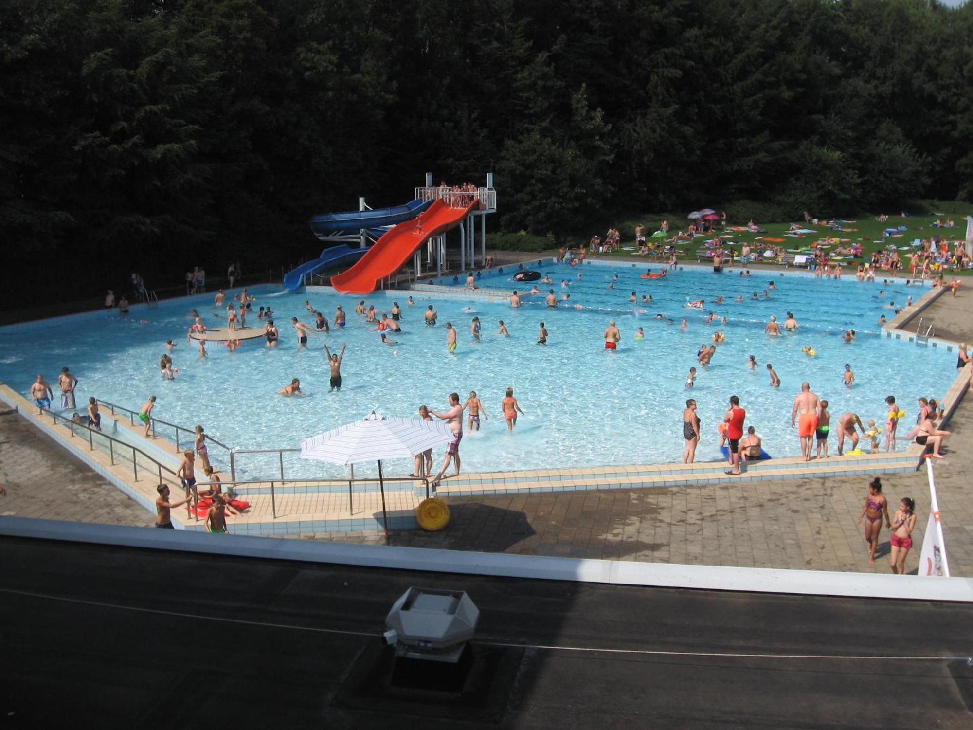 אמלורד Camping Het Bosbad מראה חיצוני תמונה